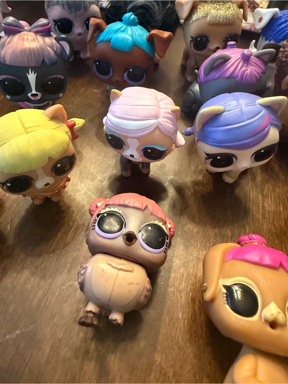 L.O.L. Surprise! Pets Assorted Collectible Figures - Multicolor Lot of 24 - Picture 4 of 6